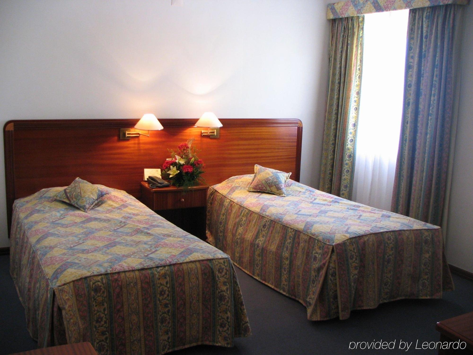 Hotel Comendador Bombarral Habitación foto